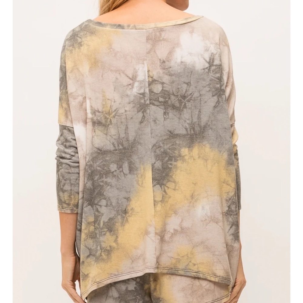 Mystree Marble Dolman Sleeve Top - Picture 2 of 8